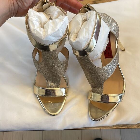 BRUNO RICCI GOLD SPARKLY SANDALS.  NEW.  REGULAR PRICE $385 - Picture 2 of 8